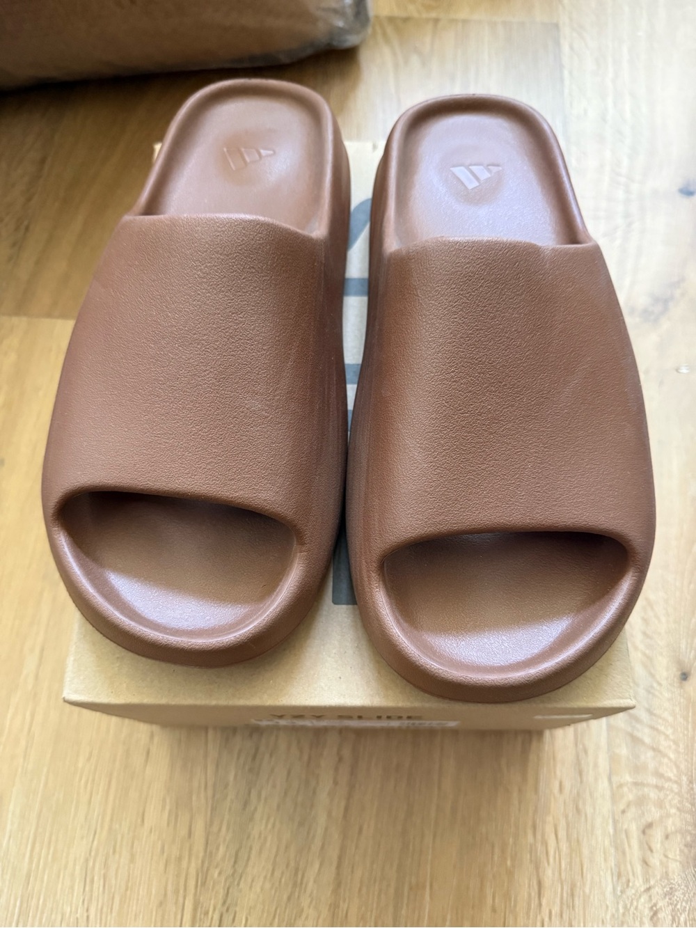 Yeezi Brown Slide Sandals - Minimal Slip-On Slides
